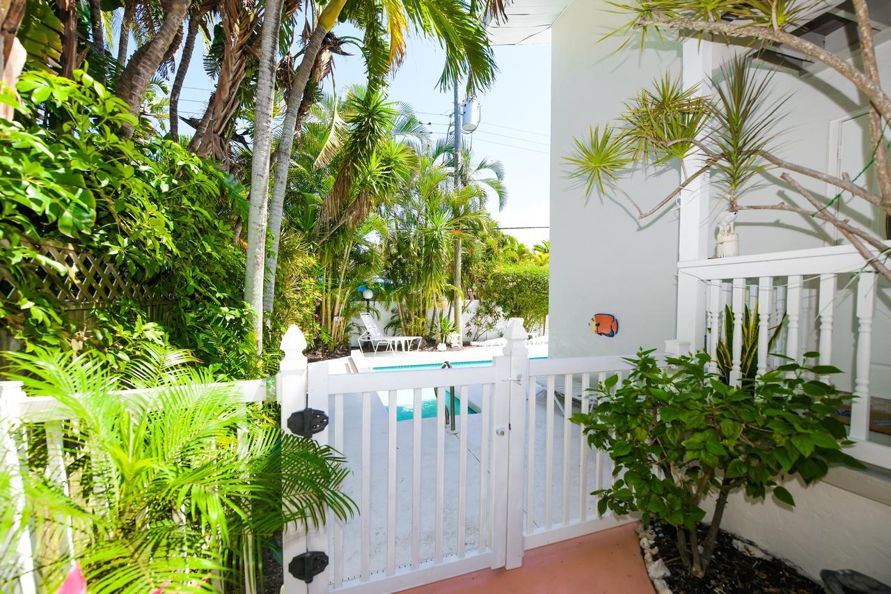 Ljs Cottages On Siesta Key By Beachside Management Exterior photo